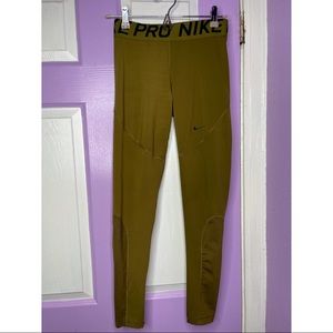Nike Pro | Dri-Fit | Women’s Mid-Rise Leggings